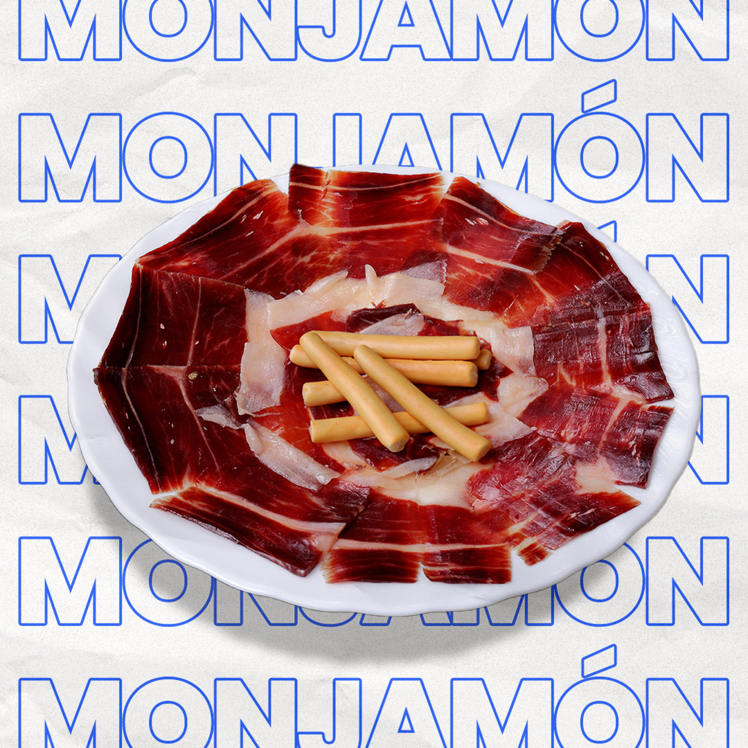 Plato de jamón de bellota 100 % ibérico loncheado a cuchillo con picos