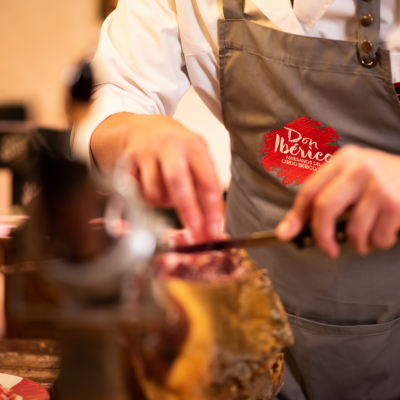 ¿Cómo cortar jamón ibérico en casa?