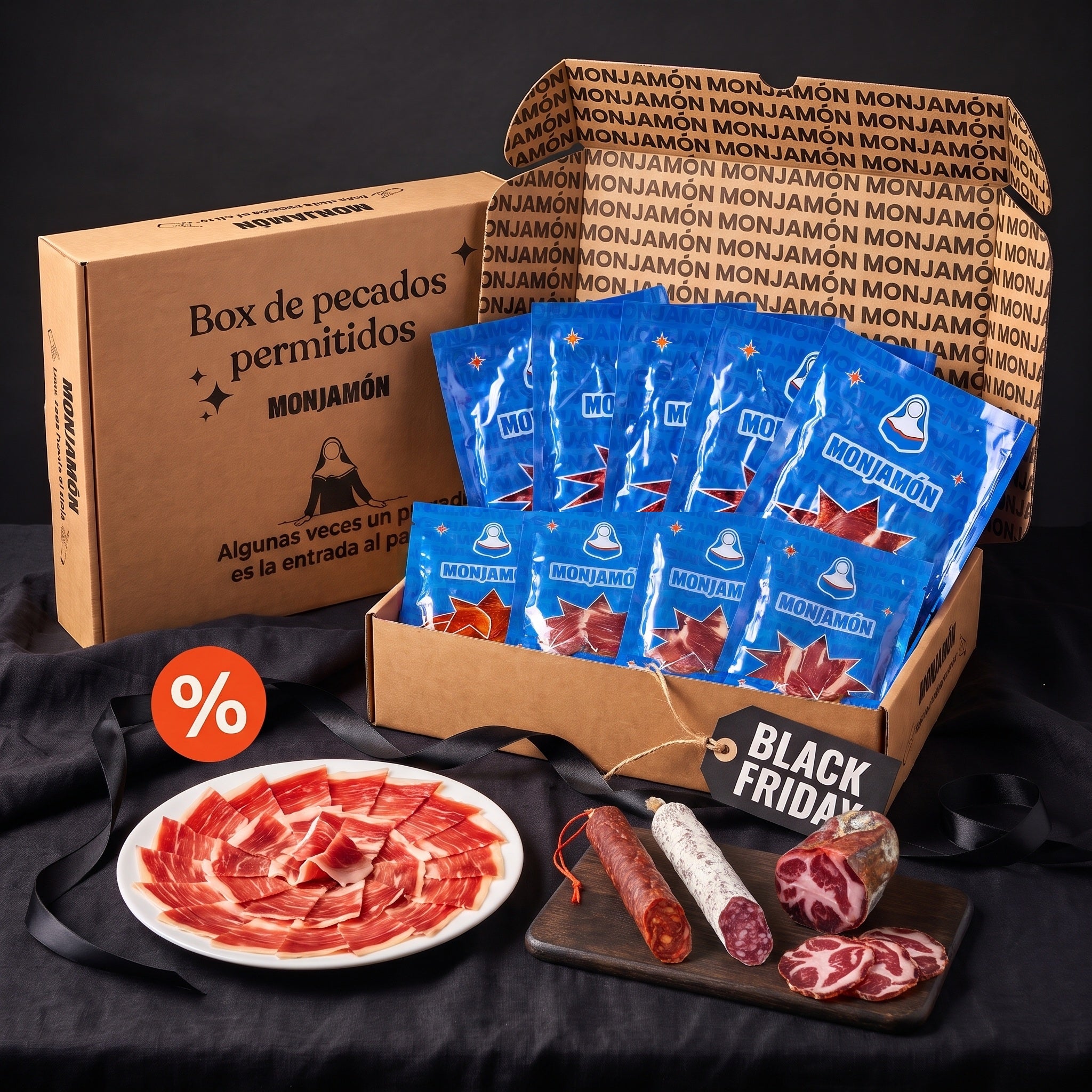 Pack Black Friday de Monjamón: medio jamón loncheado en sobres, dos velas ibéricas y Divina Coppa